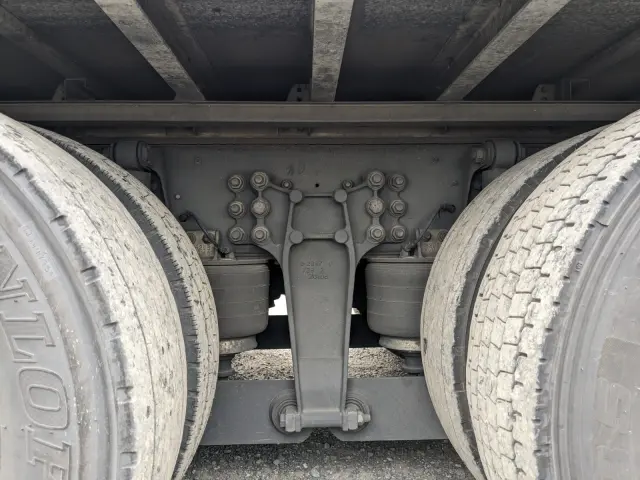 いすゞ ギガ QKG-CYJ77B(8x4)の写真23