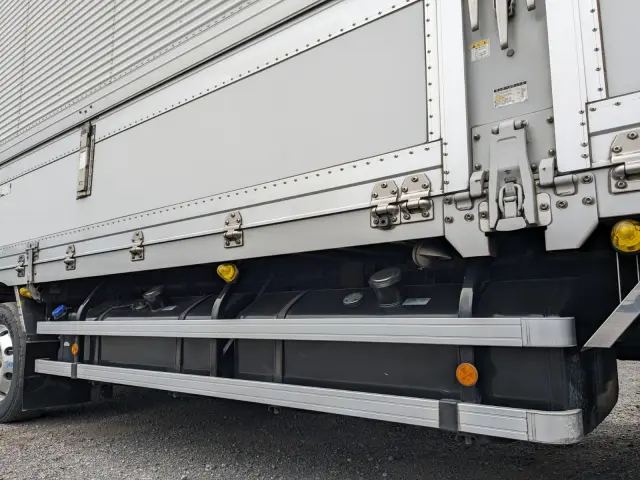 いすゞ ギガ QKG-CYJ77B(8x4)の写真30