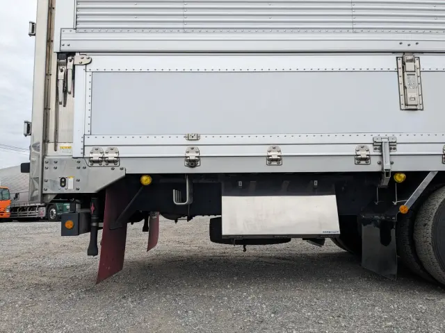 いすゞ ギガ QKG-CYJ77B(8x4)の写真33