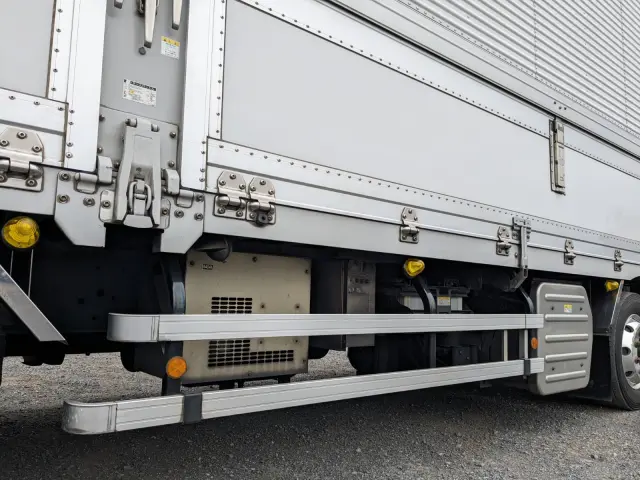 いすゞ ギガ QKG-CYJ77B(8x4)の写真36