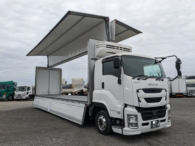 いすゞ ギガ QKG-CYJ77B(8x4)の写真37
