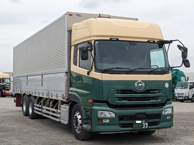 UD クオン QKG-CD5ZA(6x2)の写真2