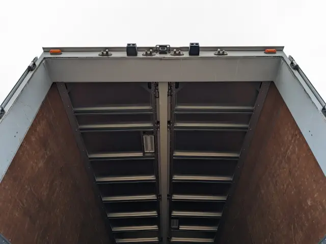 UD クオン QKG-CD5ZA(6x2)の写真10