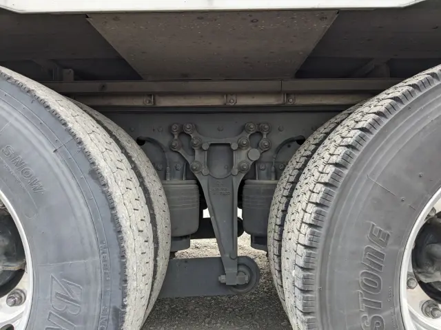 UD クオン QKG-CD5ZA(6x2)の写真36