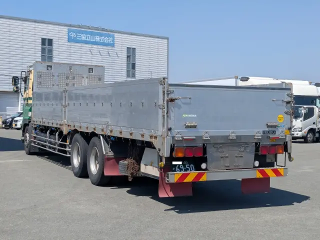 いすゞ ギガ QKG-CYL77B(6x2)の写真3