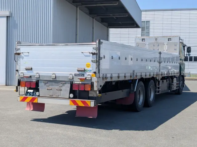 いすゞ ギガ QKG-CYL77B(6x2)の写真4