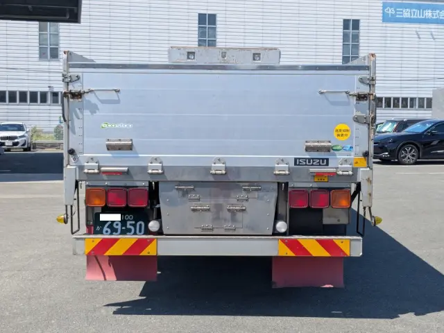 いすゞ ギガ QKG-CYL77B(6x2)の写真7