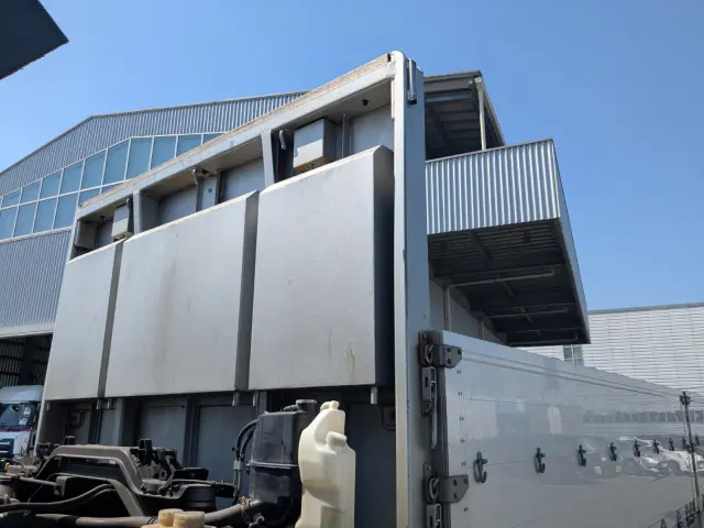 いすゞ ギガ QKG-CYL77B(6x2)の写真33