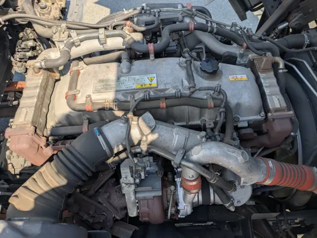 いすゞ ギガ QKG-CYL77B(6x2)の写真35