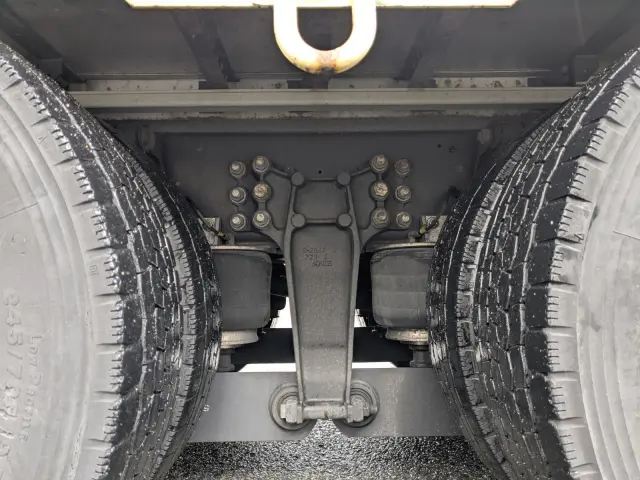 いすゞ ギガ QKG-CYJ77A(8x4)の写真20