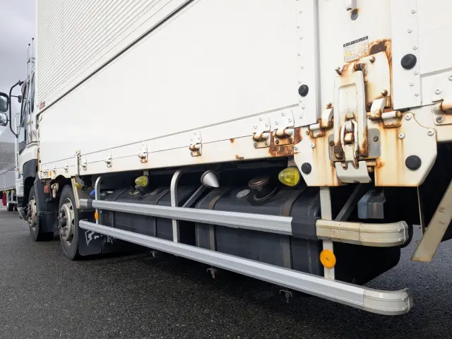 いすゞ ギガ QKG-CYJ77A(8x4)の写真22