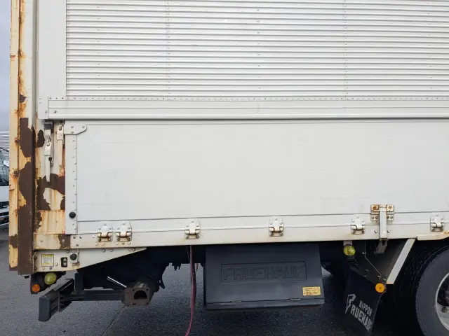 いすゞ ギガ QKG-CYJ77A(8x4)の写真23
