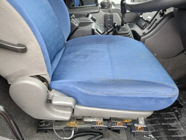 いすゞ ギガ QKG-CYJ77A(8x4)の写真27