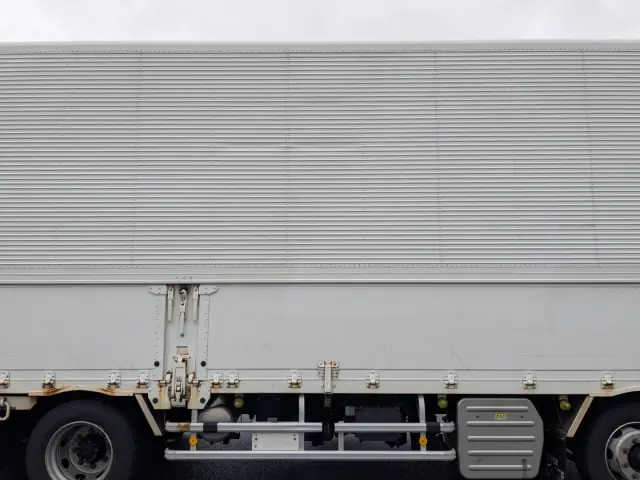 いすゞ ギガ QKG-CYJ77A(8x4)の写真43