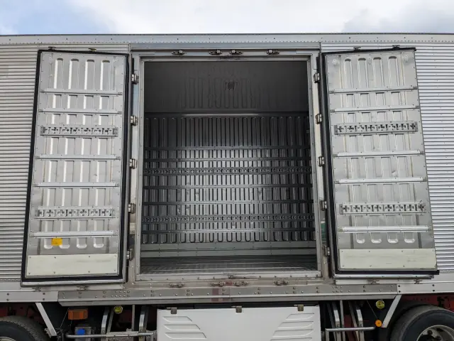 ＵＤ クオン QKG-CG5ZA(8x4)の写真33