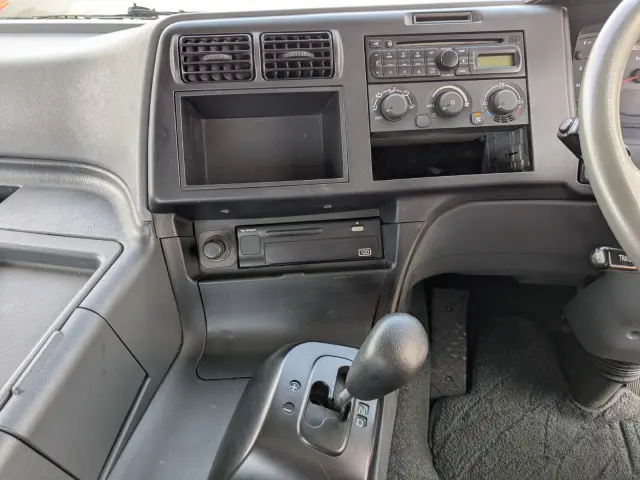 三菱 スーパーグレート QKG-FP54VDR(2WD)の写真19