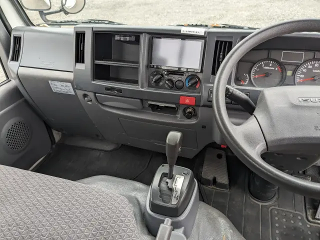 いすゞ エルフ TPG-NJR85A(2WD)の写真27