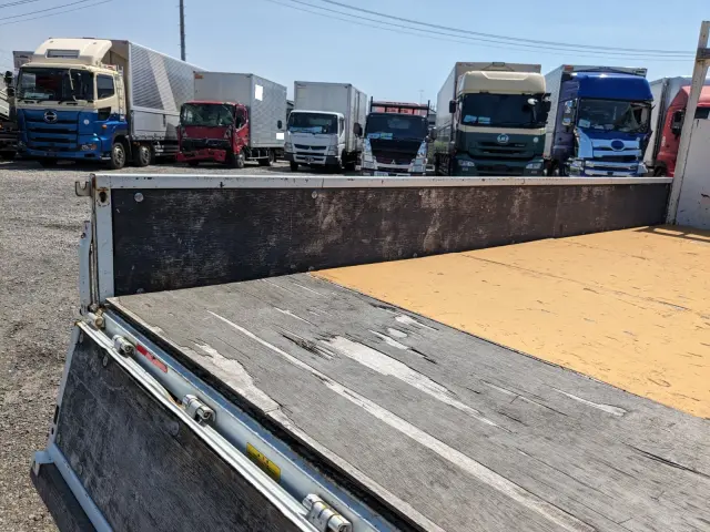 三菱 キャンター TPG-FEA20(2WD)の写真15