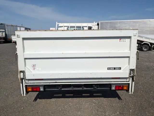 三菱 キャンター TPG-FEB20(2WD)の写真5