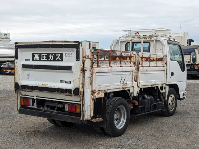 いすゞ エルフ TKG-NKR85A(2WD)の写真4