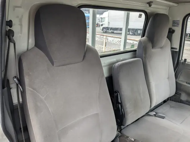 いすゞ エルフ TKG-NKR85A(2WD)の写真32