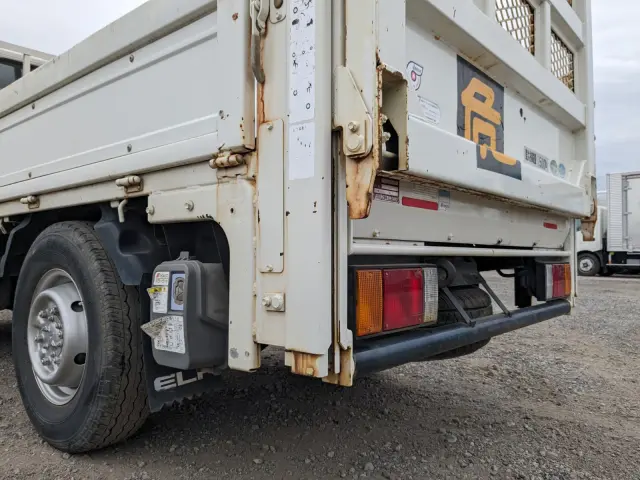 いすゞ エルフ TKG-NHR85A(2WD)の写真7