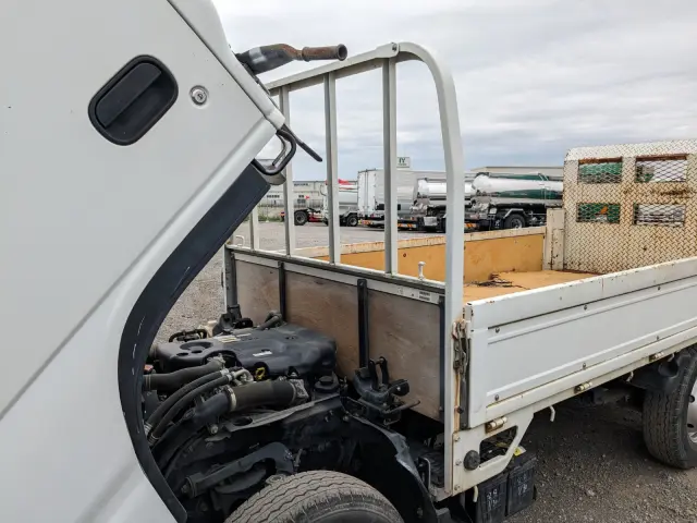 いすゞ エルフ TKG-NHR85A(2WD)の写真23