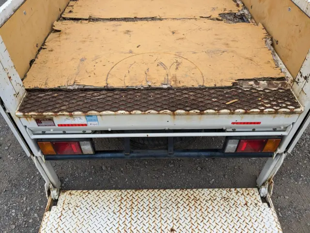 いすゞ エルフ TKG-NHR85A(2WD)の写真30
