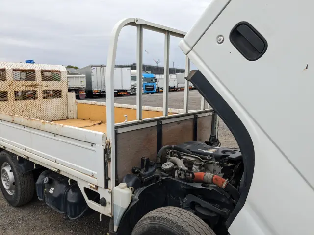 いすゞ エルフ TKG-NHR85A(2WD)の写真39