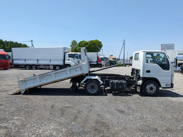 いすゞ エルフ TPG-NKR85AN(2WD)の写真33
