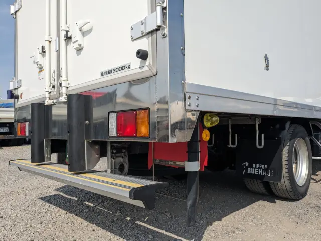 いすゞ エルフ TPG-NPR85AN(2WD)の写真6