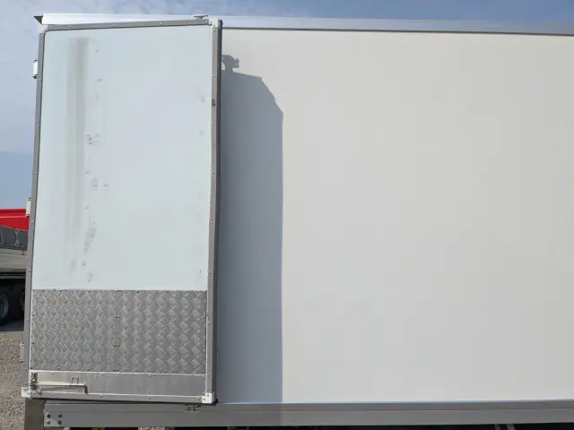 いすゞ エルフ TPG-NPR85AN(2WD)の写真32