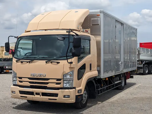 いすゞ フォワード TKG-FRR90T2(2WD)の写真1