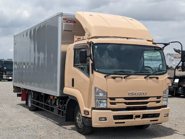 いすゞ フォワード TKG-FRR90T2(2WD)の写真2