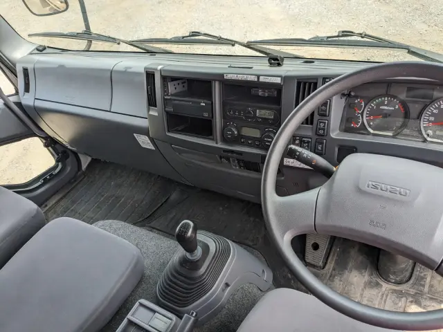 いすゞ フォワード TKG-FRR90T2(2WD)の写真27