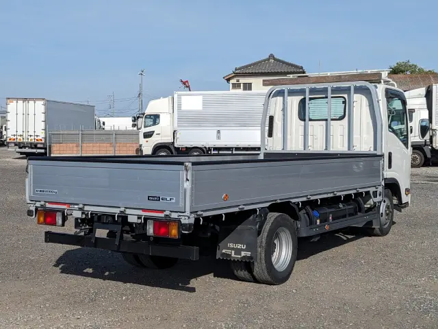 いすゞ エルフ 2RG-NLR88AR(2WD)の写真4