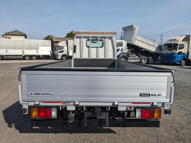 いすゞ エルフ 2RG-NLR88AR(2WD)の写真5