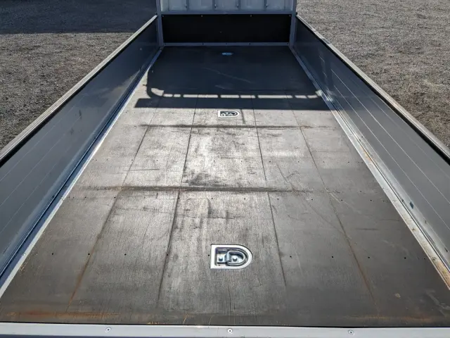 いすゞ エルフ 2RG-NLR88AR(2WD)の写真10