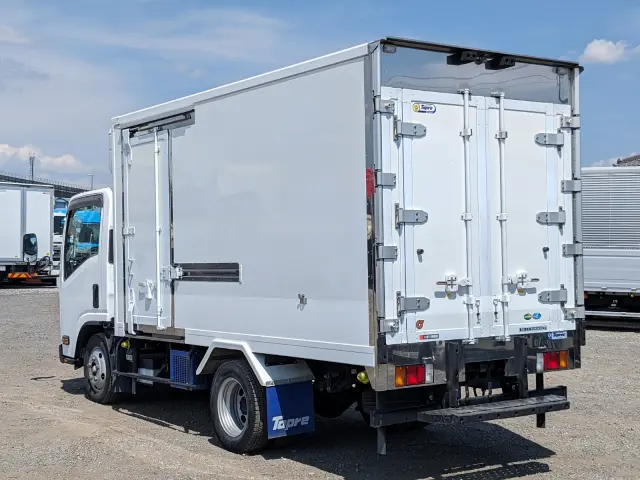 いすゞ エルフ 2RG-NMR88N(2WD)の写真3
