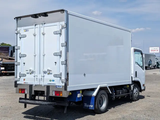 いすゞ エルフ 2RG-NMR88N(2WD)の写真4