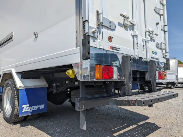いすゞ エルフ 2RG-NMR88N(2WD)の写真7