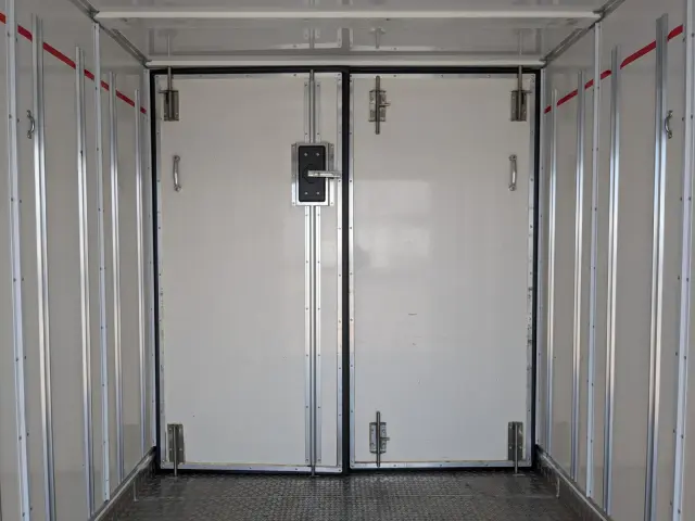 いすゞ エルフ 2RG-NMR88N(2WD)の写真13