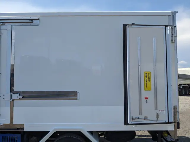 いすゞ エルフ 2RG-NMR88N(2WD)の写真20
