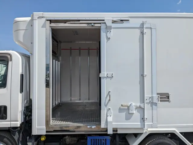 いすゞ エルフ 2RG-NMR88N(2WD)の写真30