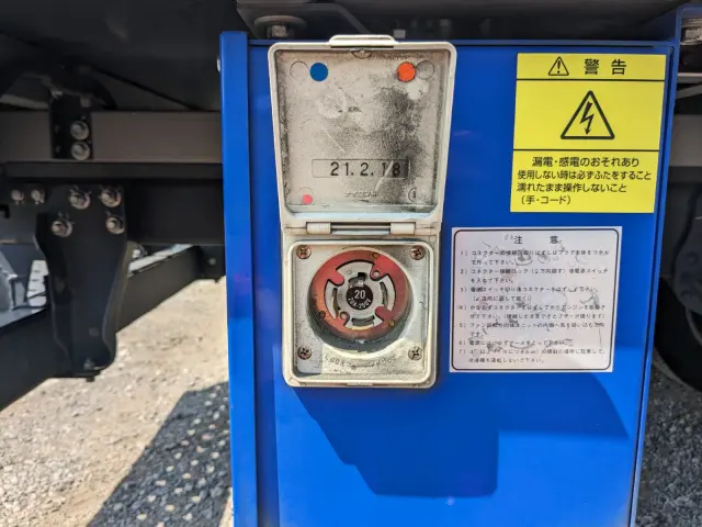 いすゞ エルフ 2RG-NMR88N(2WD)の写真33
