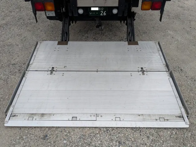 いすゞ フォワード 2PG-FRR90T2(2WD)の写真14