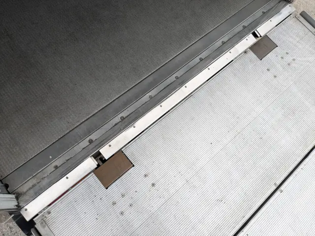 いすゞ フォワード 2PG-FRR90T2(2WD)の写真15