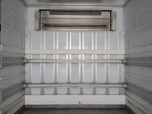 いすゞ フォワード 2PG-FRR90T2(2WD)の写真18