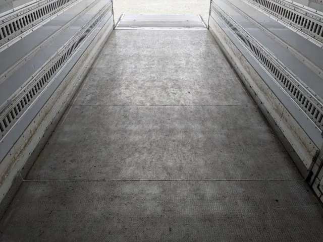 いすゞ フォワード 2PG-FRR90T2(2WD)の写真20