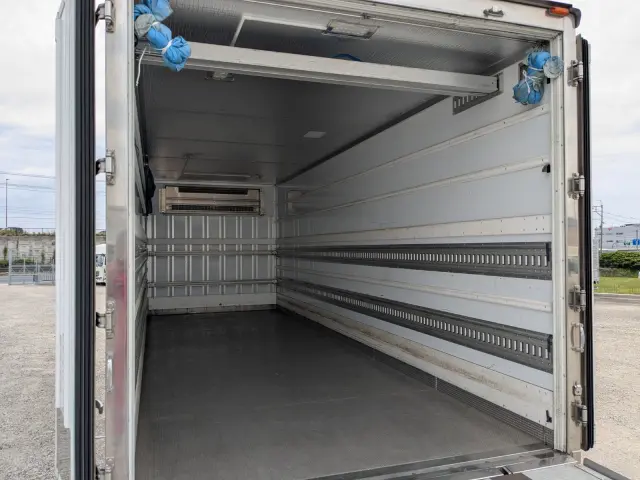 いすゞ フォワード 2PG-FRR90T2(2WD)の写真21